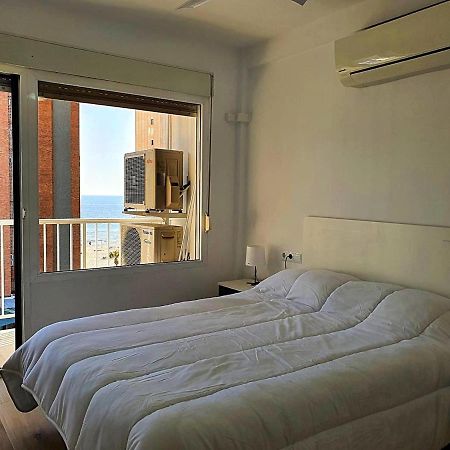First Line Apartment With 3 Bedrooms And Seaviews Benidorm Bagian luar foto