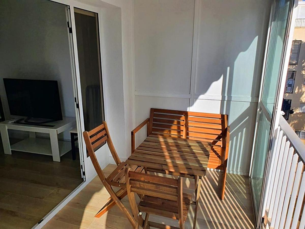 First Line Apartment With 3 Bedrooms And Seaviews Benidorm Bagian luar foto